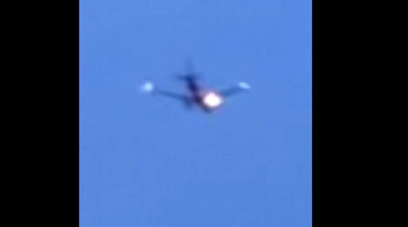 Η στιγμή που κινητήρας αεροσκάφους πιάνει φωτιά λίγο μετά την απογείωση (βίντεο)